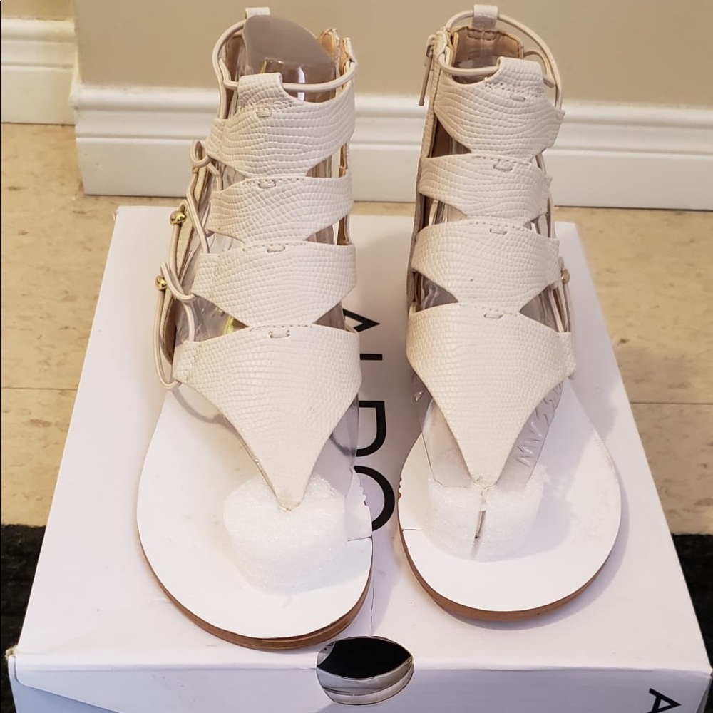 Vintage Aldo Athena 17 Size 7 White & Gold Gladiator Sandal